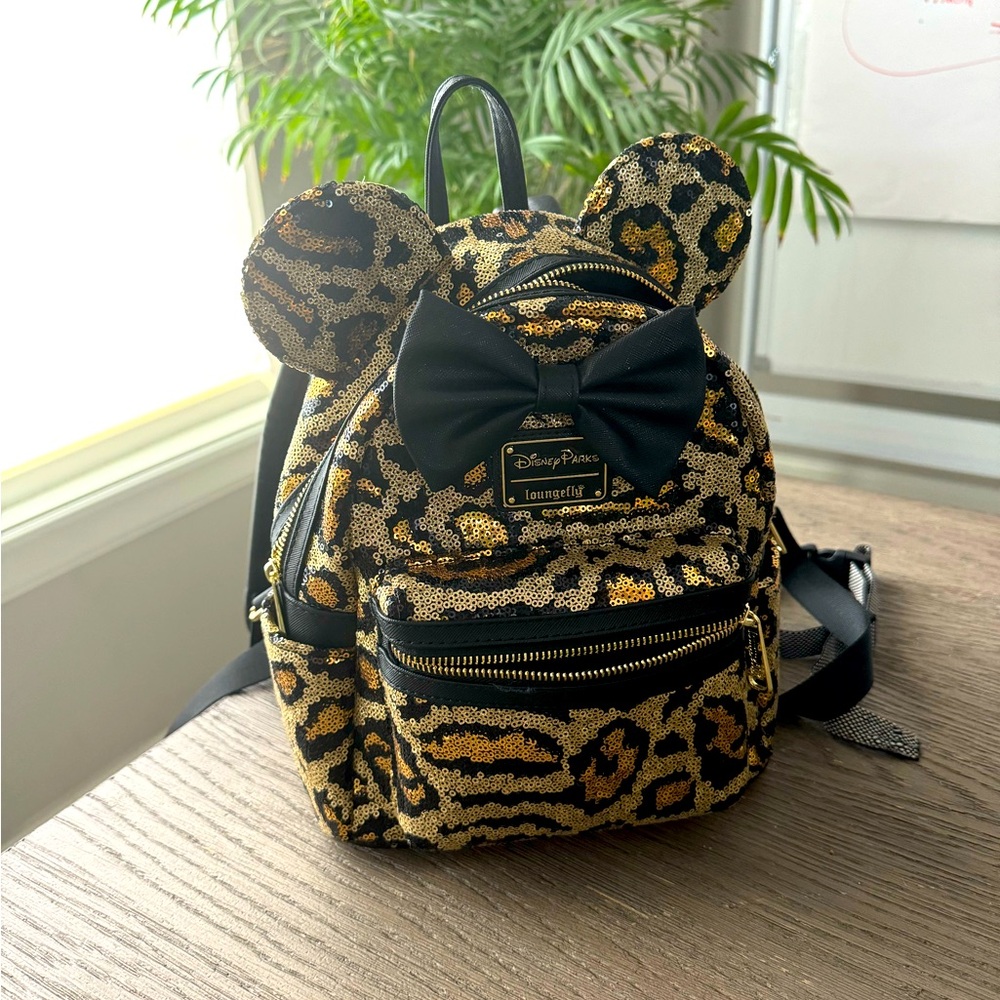 Disney sequined backpack Loungefly  excellent condition